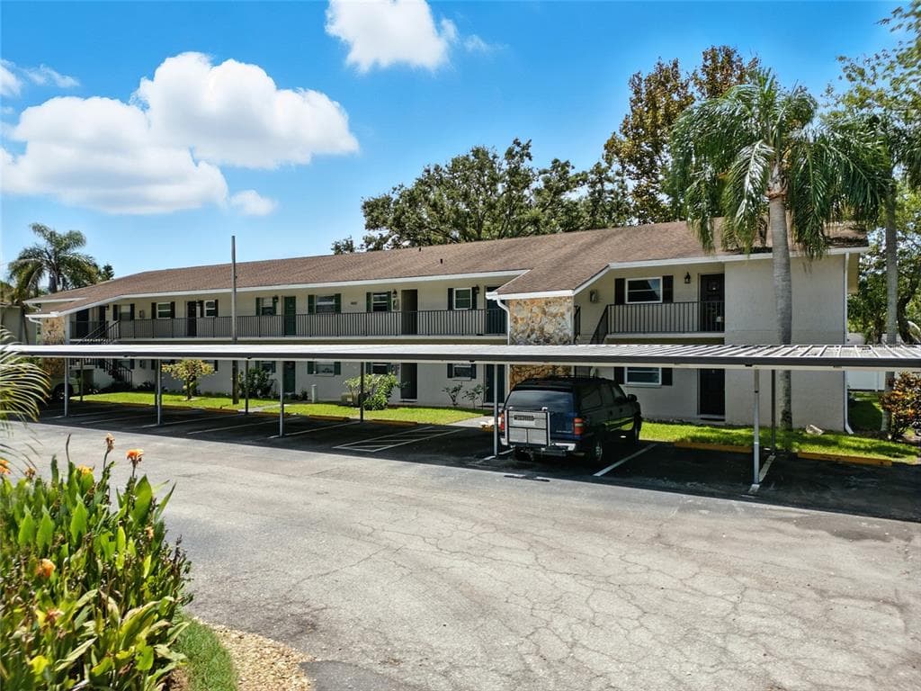 9821 113TH STREET UNIT 102 SEMINOLE, FL 33772