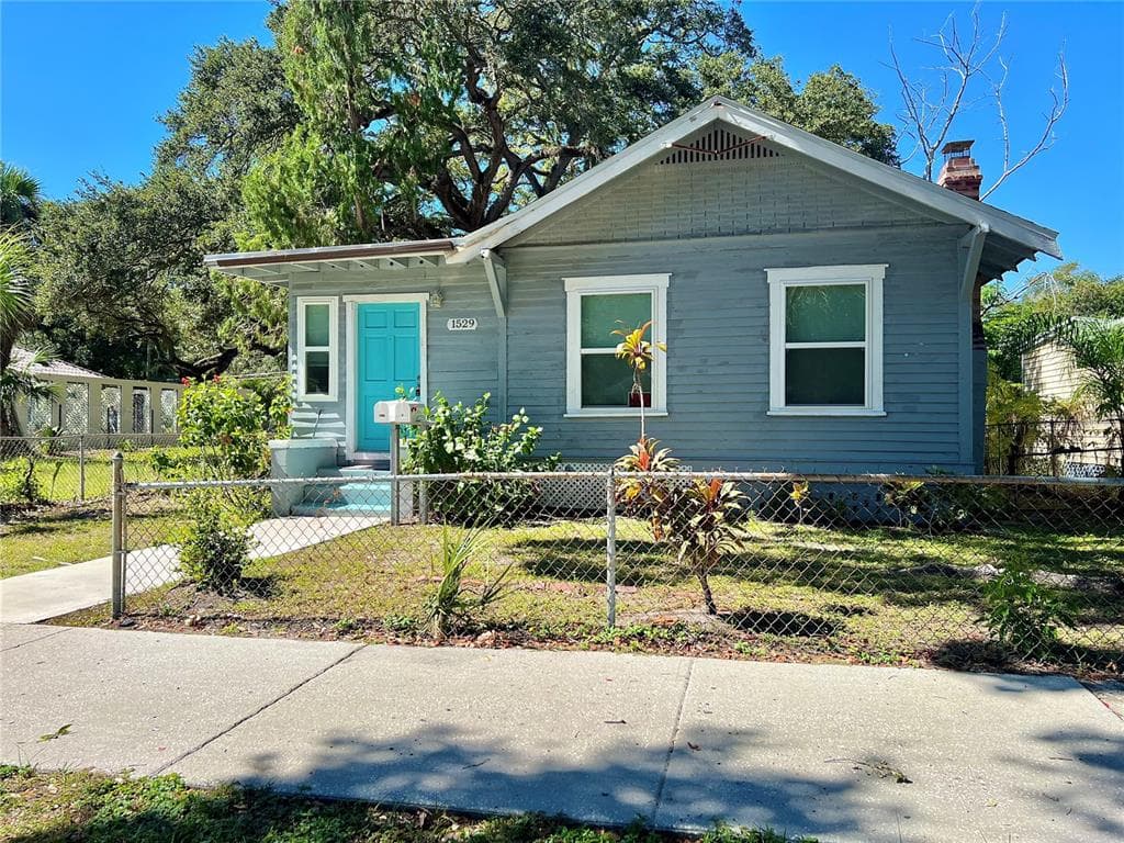 1529 12TH STREET S UNIT A ST PETERSBURG, FL 33705