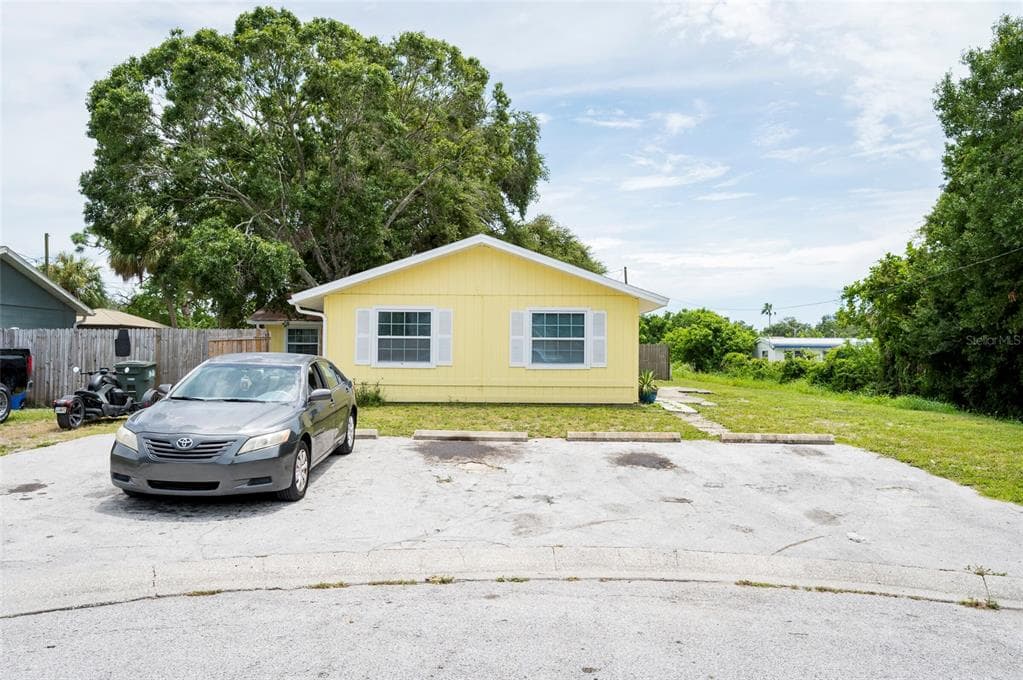 2820 OAKLAWN AVENUE LARGO, FL 33771