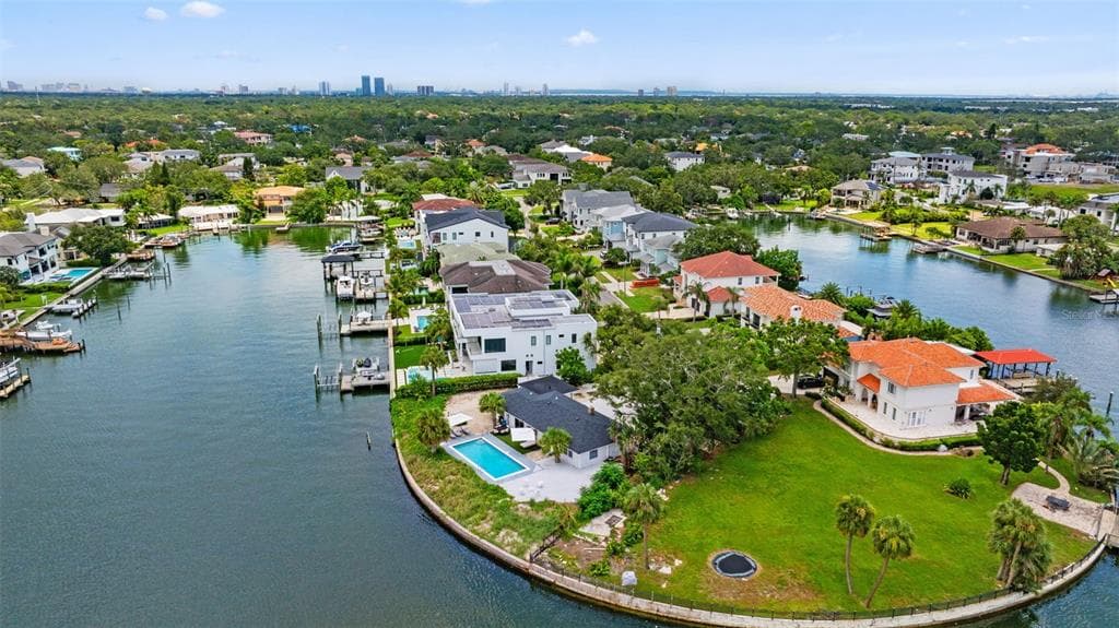 5115 W HOMER AVENUE TAMPA, FL 33629