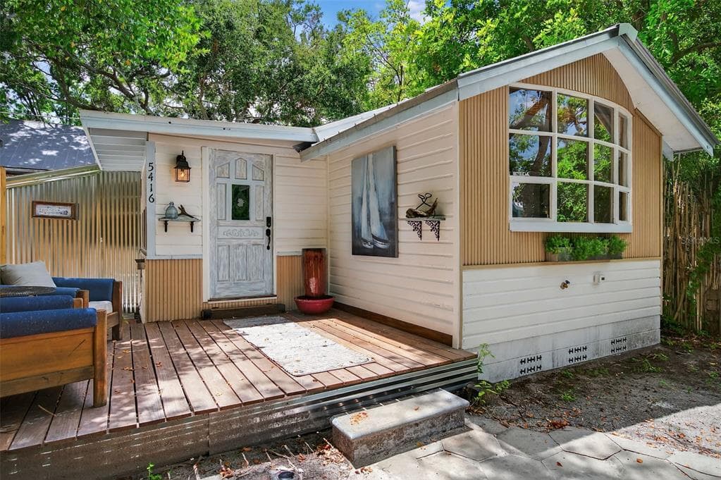 5416 DELETTE AVENUE S ST PETERSBURG, FL 33707
