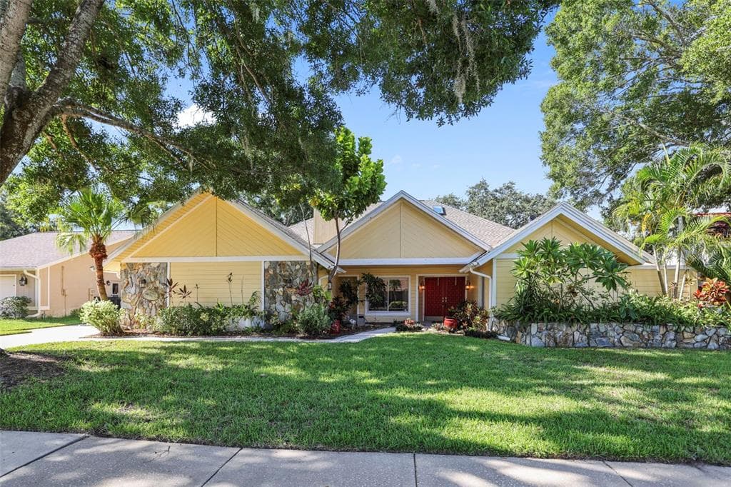 1734 PINE CREEK COURT