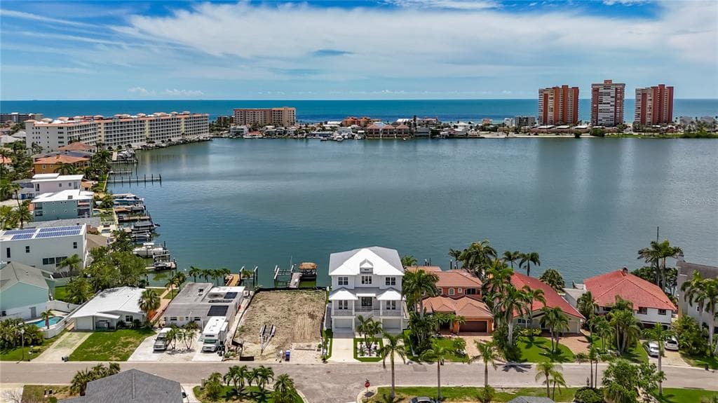 17713 WALL CIRCLE REDINGTON SHORES, FL 33708