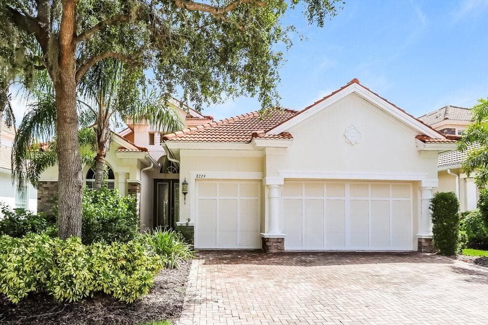 8229 SANTA ROSA COURT SARASOTA, FL 34243