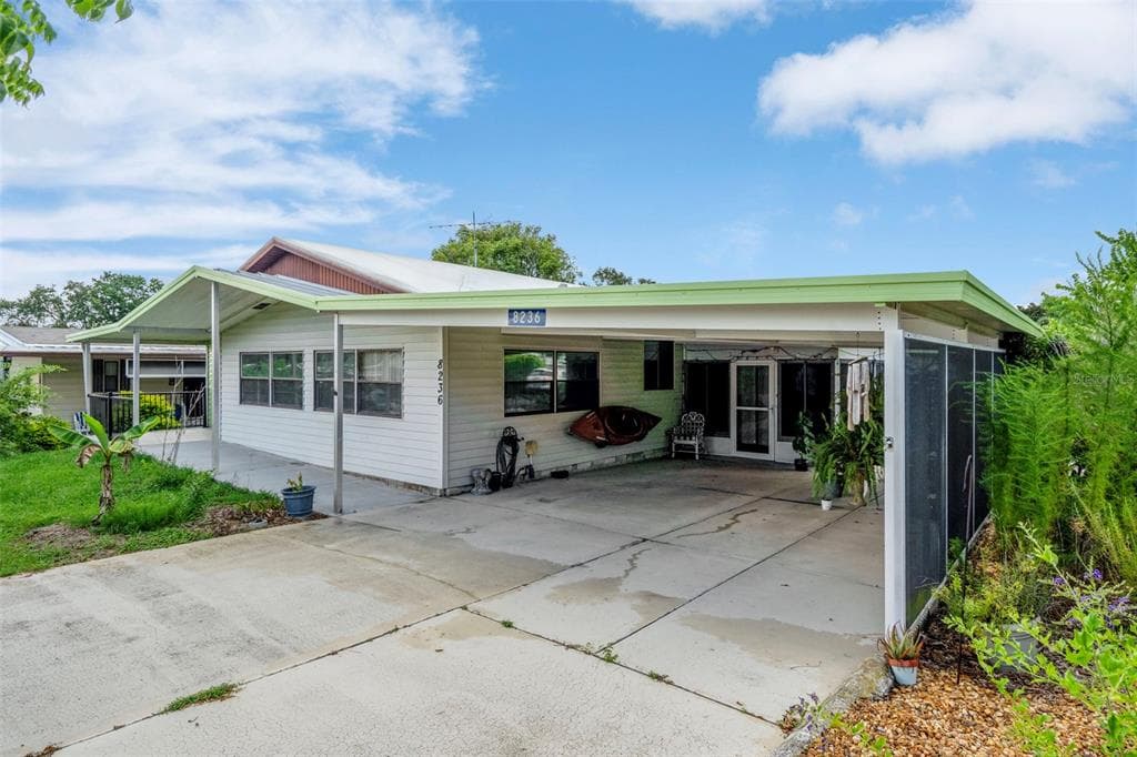 8236 FIESTA STREET BROOKSVILLE, FL 34613