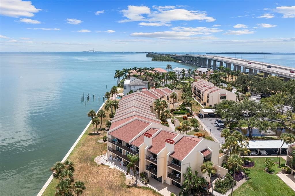 7540 SUNSHINE SKYWAY LANE S UNIT 121 ST PETERSBURG, FL 33711