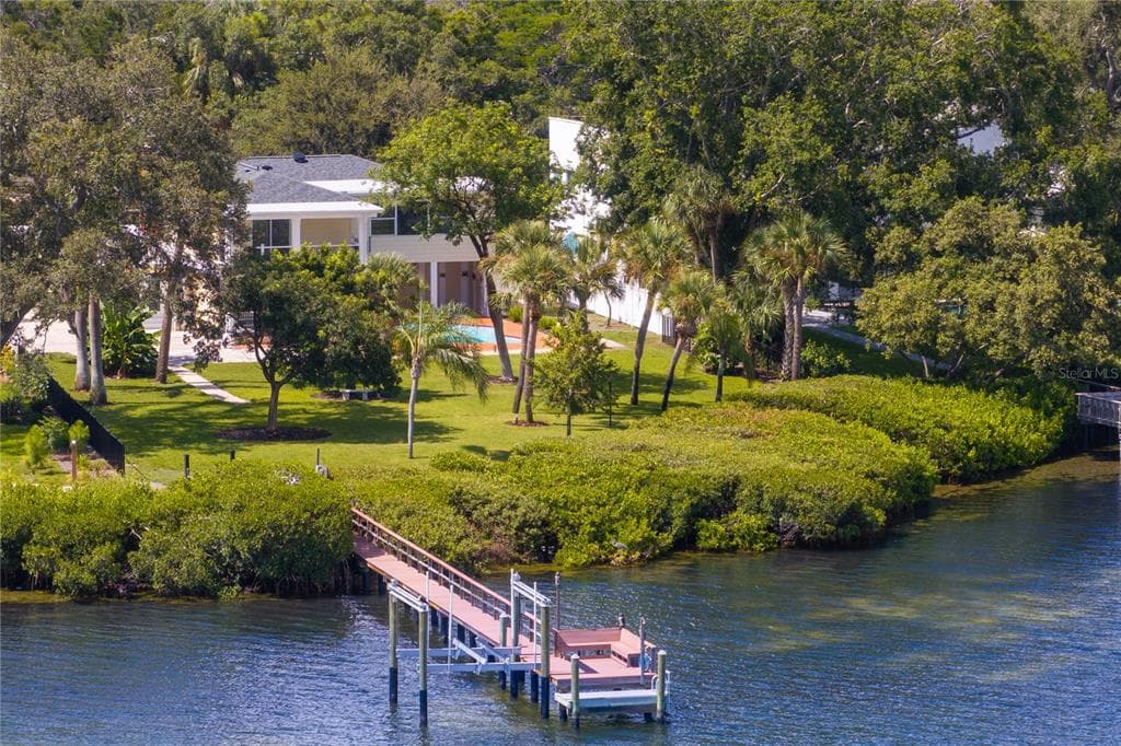234 DRIFTWOOD ROAD SE ST PETERSBURG, FL 33705