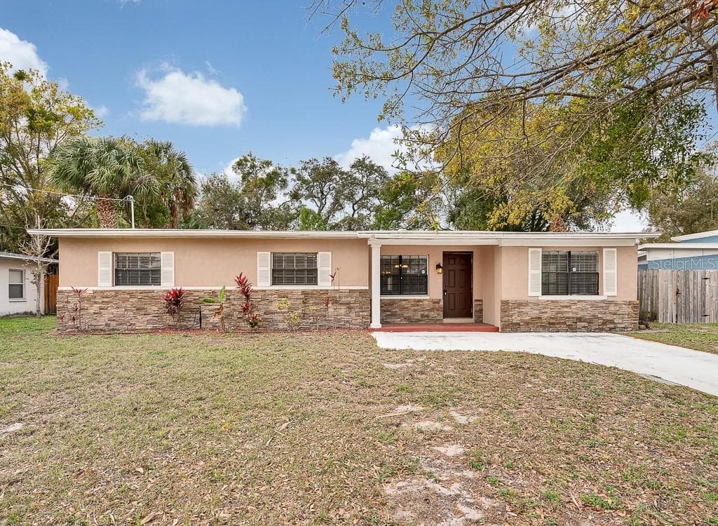 4521 S LOIS AVENUE TAMPA, FL 33611