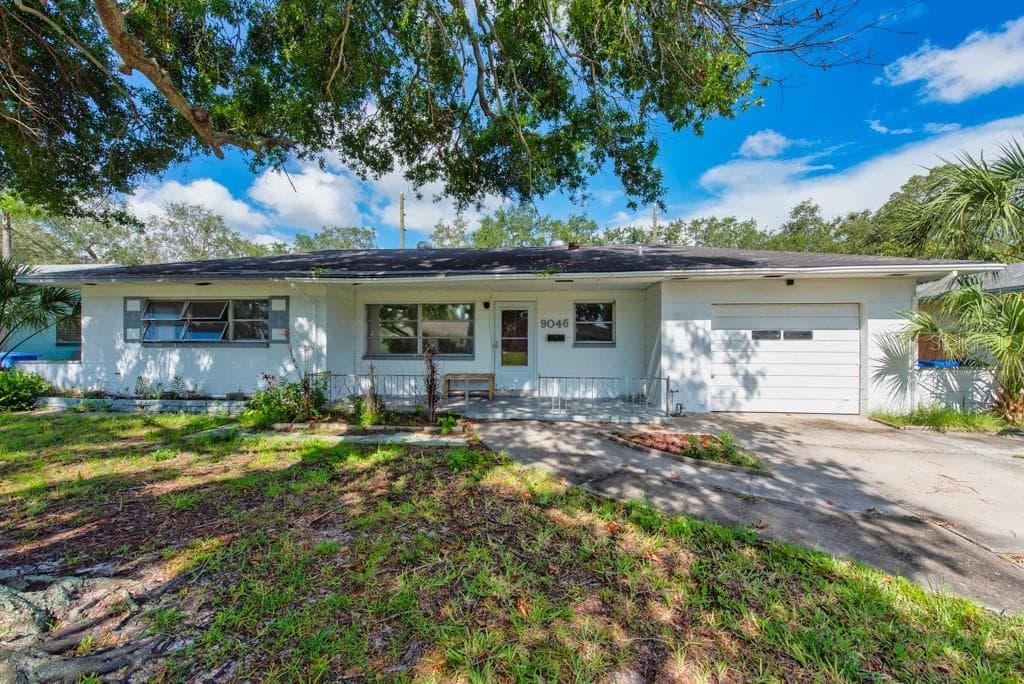 9046 3RD STREET N ST PETERSBURG, FL 33702