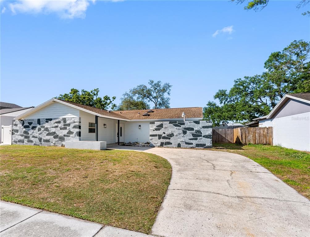 7305 WOODKIRK COURT