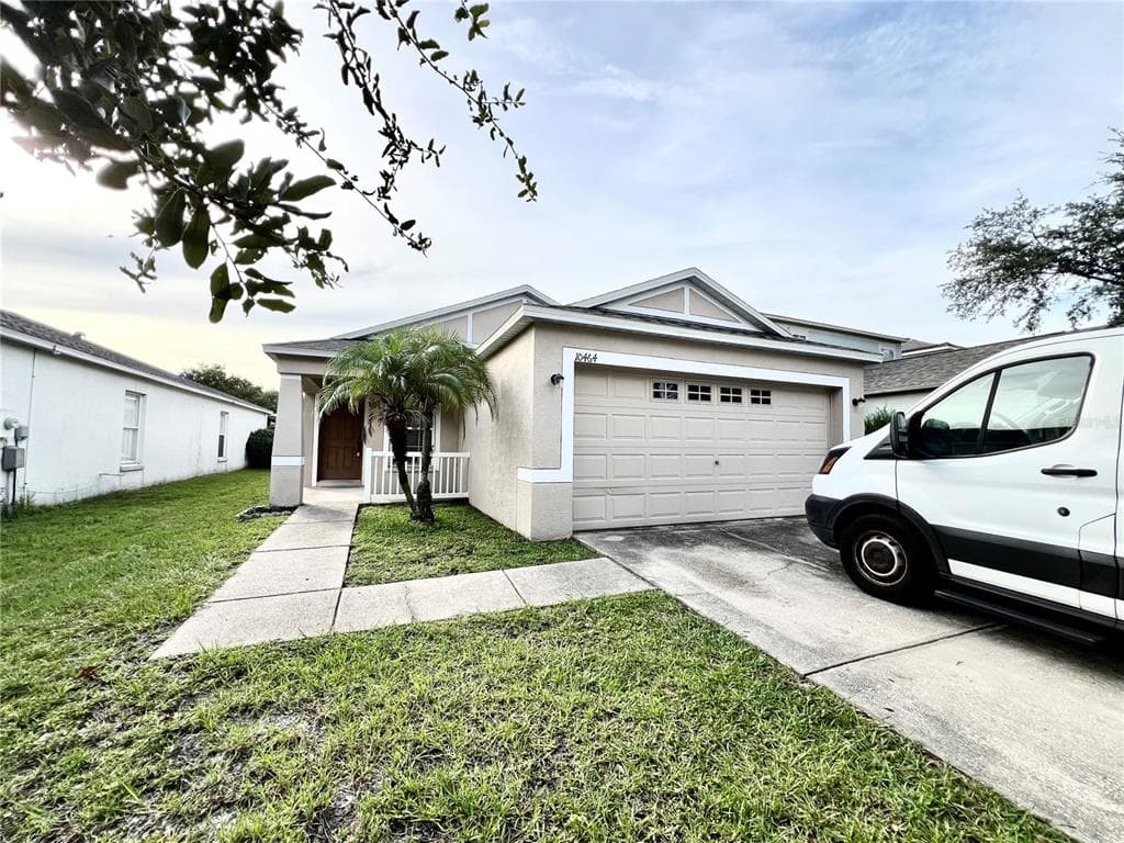 10464 BLACKMORE DRIVE TAMPA, FL 33647