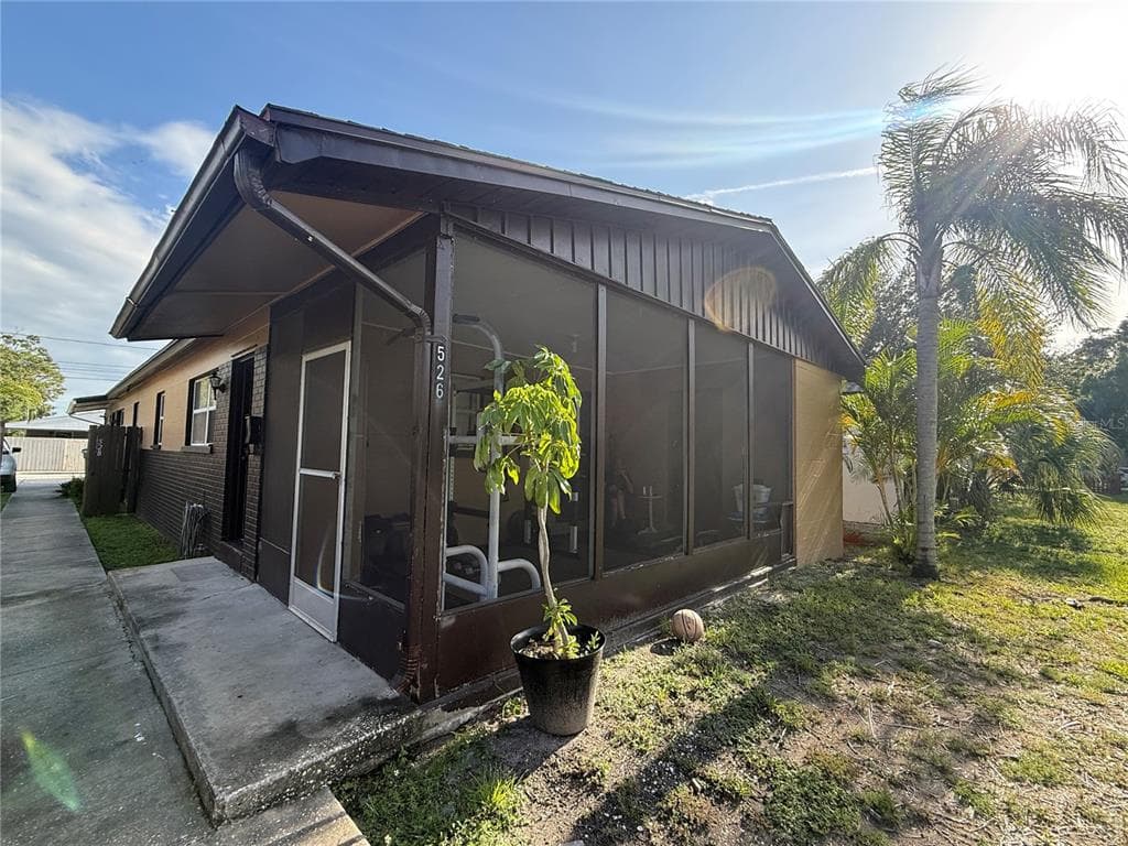 526 93RD AVENUE N ST PETERSBURG, FL 33702