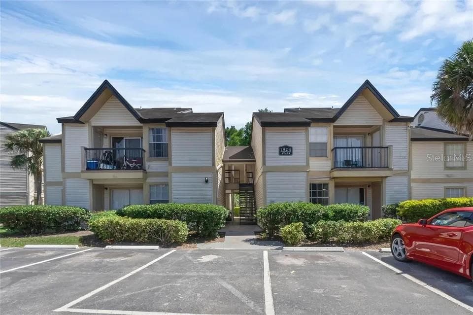 1924 LAKE ATRIUMS CIRCLE UNIT 59 ORLANDO, FL 32839