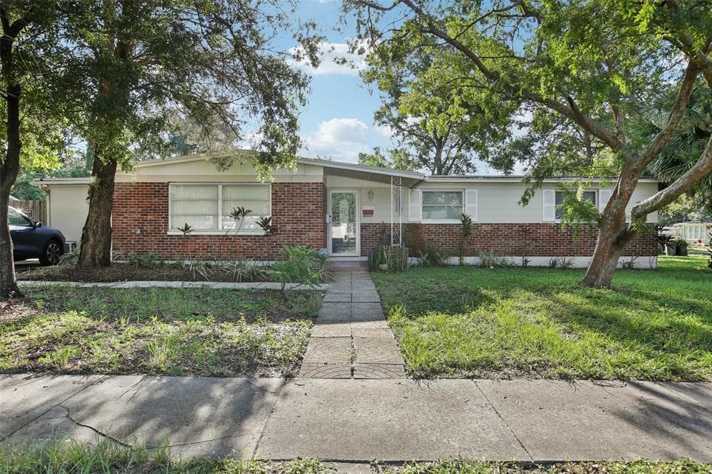 9801 FOREST HILLS DRIVE TAMPA, FL 33612