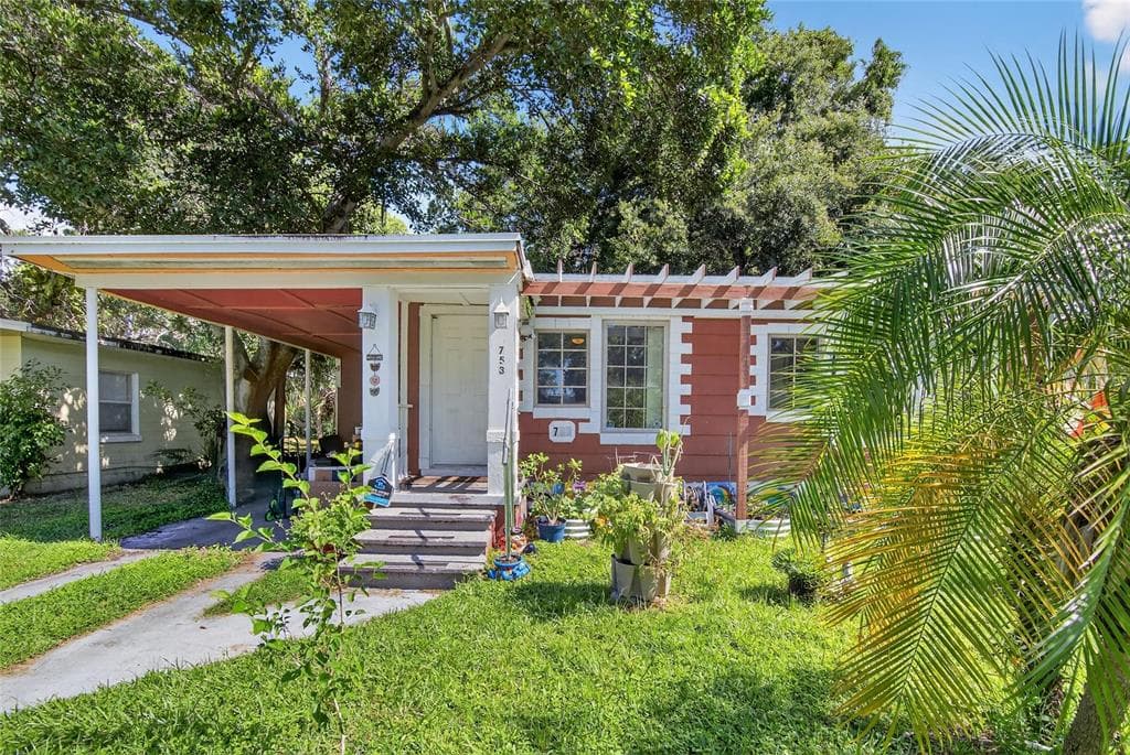 753 29TH AVENUE S ST PETERSBURG, FL 33705