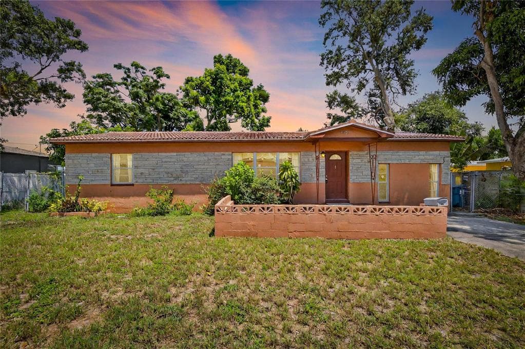 3527 28TH AVENUE S ST PETERSBURG, FL 33711