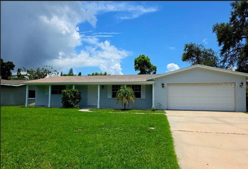 1049 FAY AVE LARGO, FL 33771