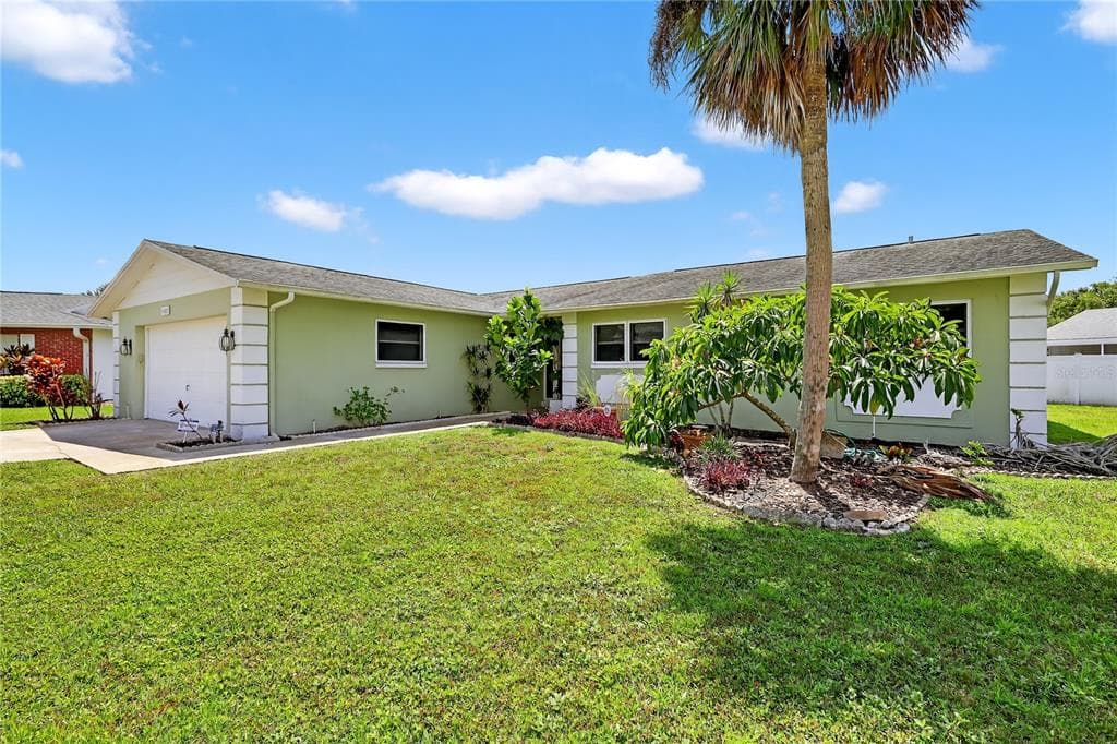 8402 GRANITE PLACE TAMPA, FL 33615