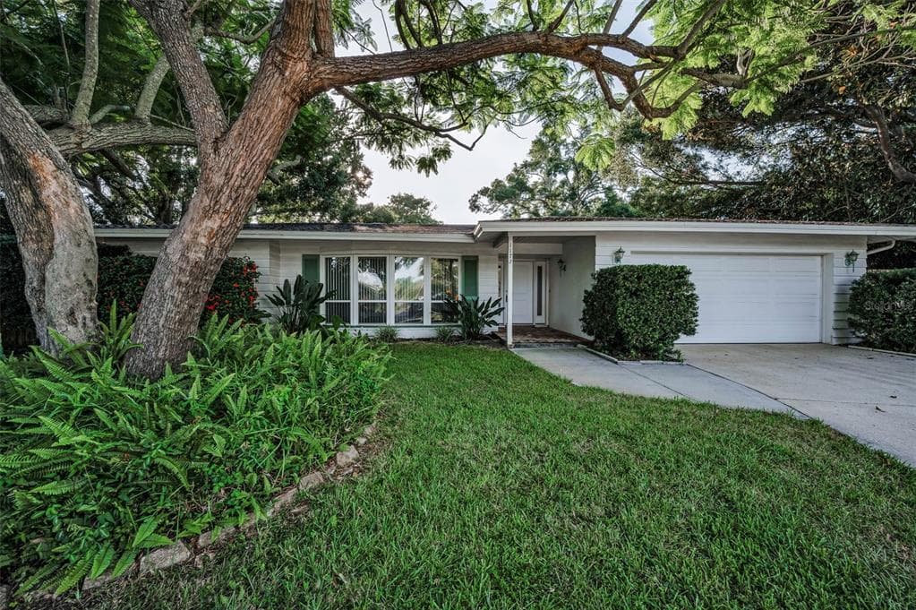 1172 GLENMOOR COURT CLEARWATER, FL 33764