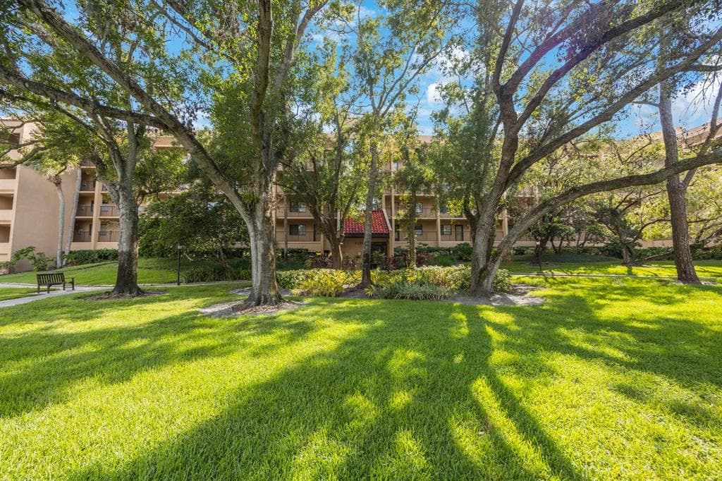 3078 EASTLAND BOULEVARD UNIT 304 CLEARWATER, FL 33761