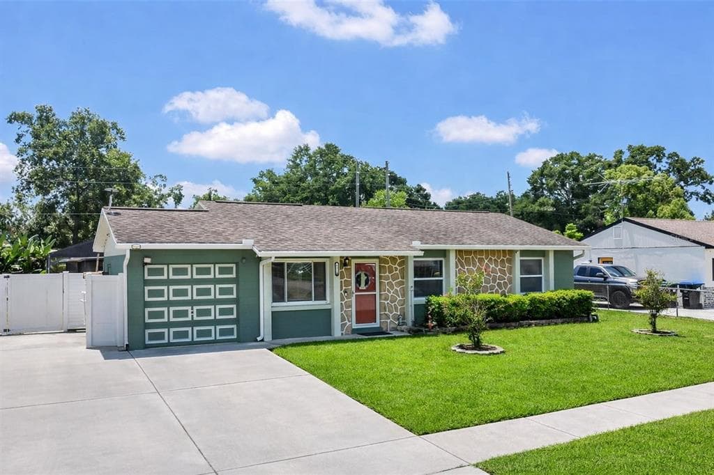 6112 FOX HUNT TRAIL ORLANDO, FL 32808