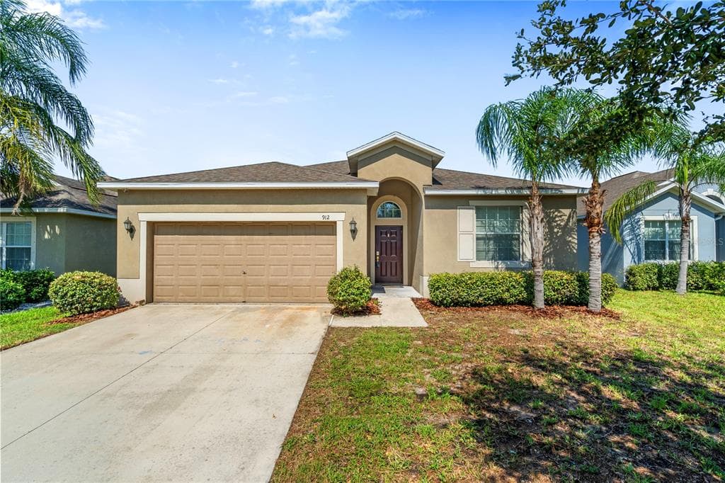912 MEADOW GLADE DRIVE RUSKIN, FL 33570