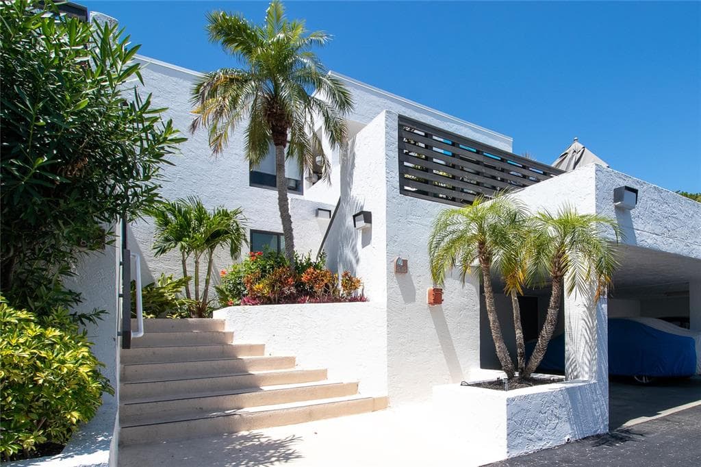 838 BAYPORT WAY UNIT 838 LONGBOAT KEY, FL 34228