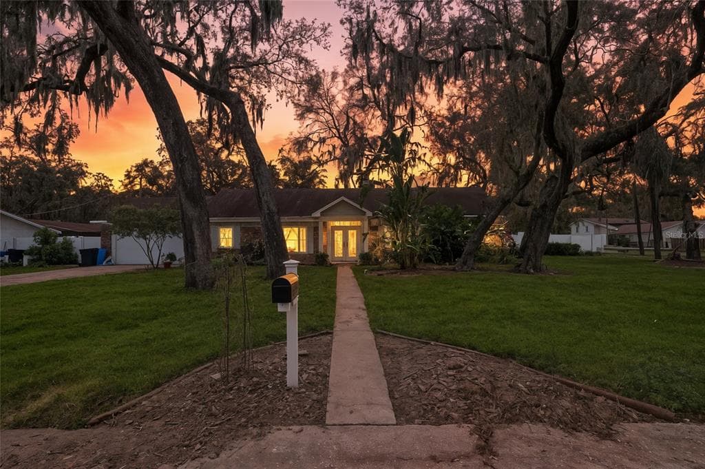 120 WINDY CIRCLE BRANDON, FL 33511