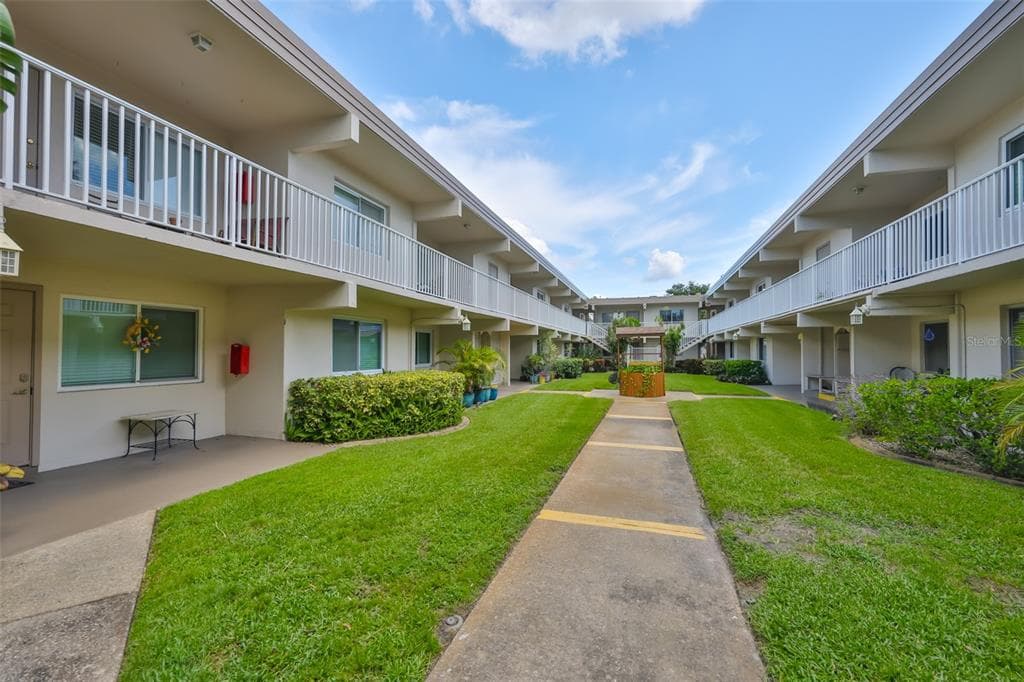 6700 1ST AVENUE S UNIT 206 ST PETERSBURG, FL 33707