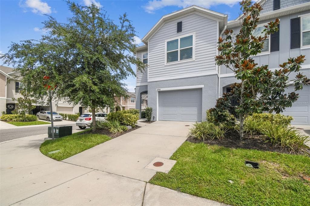 10906 FLYING SQUIRREL AVENUE TAMPA, FL 33610