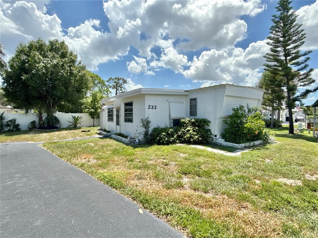 232 MOUNT CURVE AVENUE NE UNIT 1 ST PETERSBURG, FL 33702