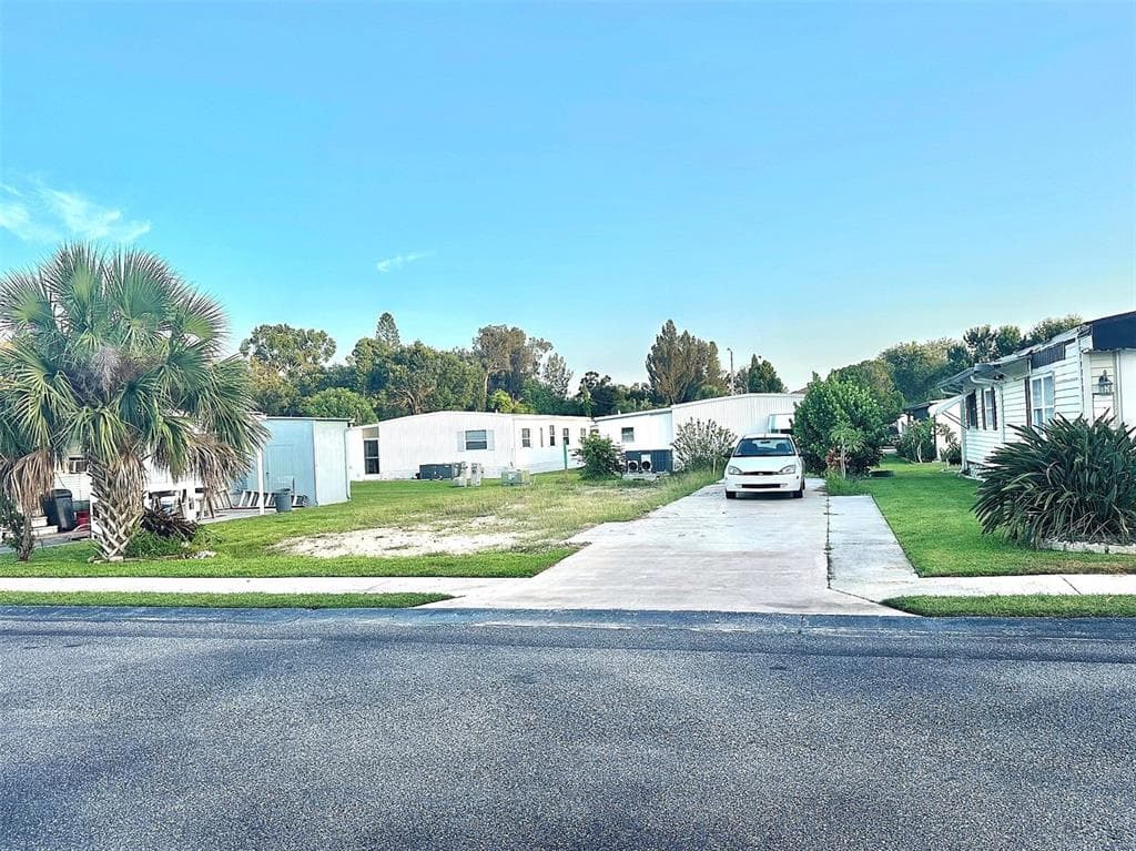6100 62ND AVENUE N UNIT 12 PINELLAS PARK, FL 33781