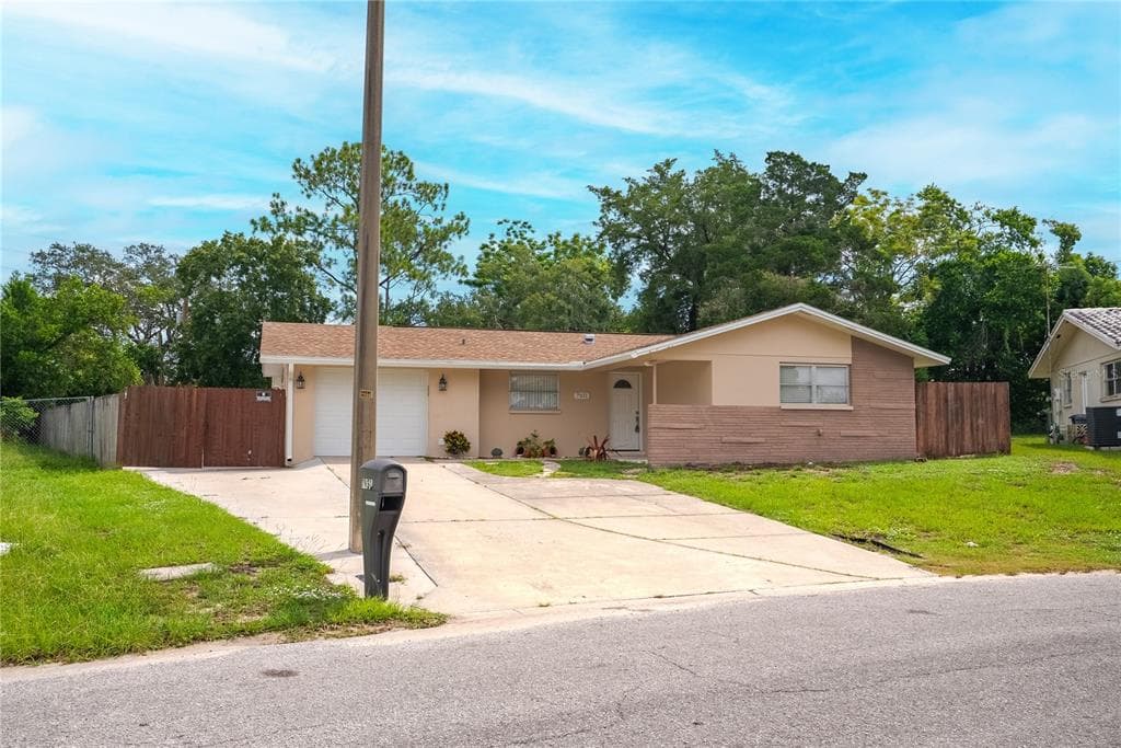 7931 BRACKEN DRIVE PORT RICHEY, FL 34668