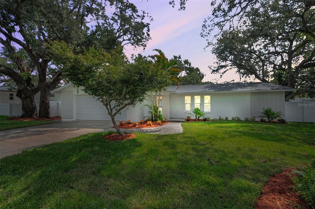 908 HIGHVIEW DRIVE PALM HARBOR, FL 34683