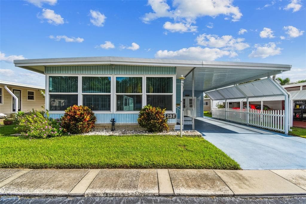 12651 SEMINOLE BOULEVARD UNIT 23E LARGO, FL 33778