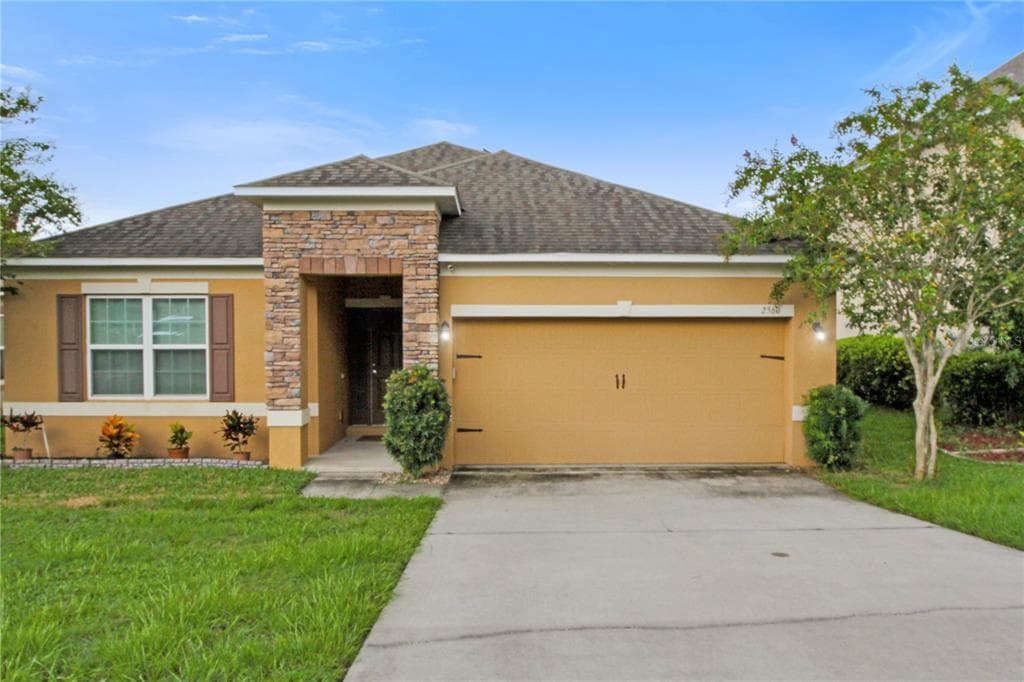 2560 MARTINS RUN TAVARES, FL 32778