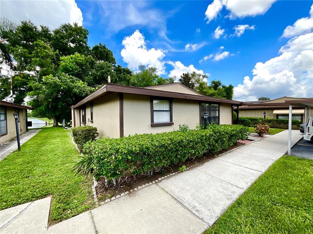 1980 TAHITIAN PLACE UNIT 19 DUNEDIN, FL 34698