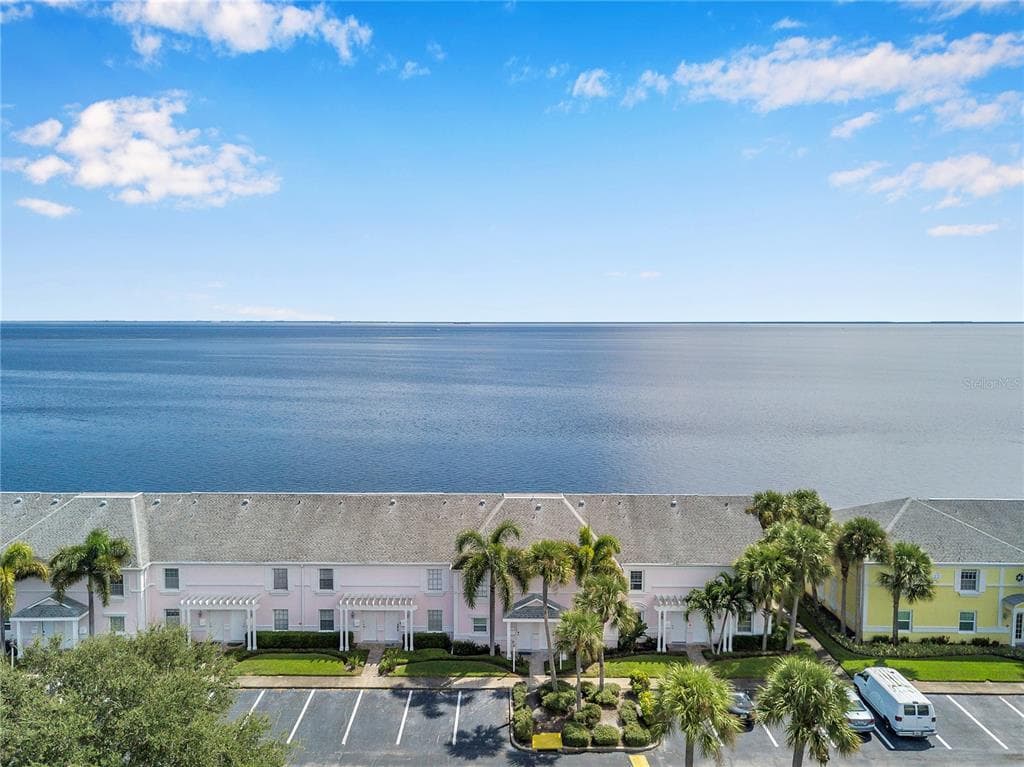 5172 COQUINA KEY DRIVE SE ST PETERSBURG, FL 33705