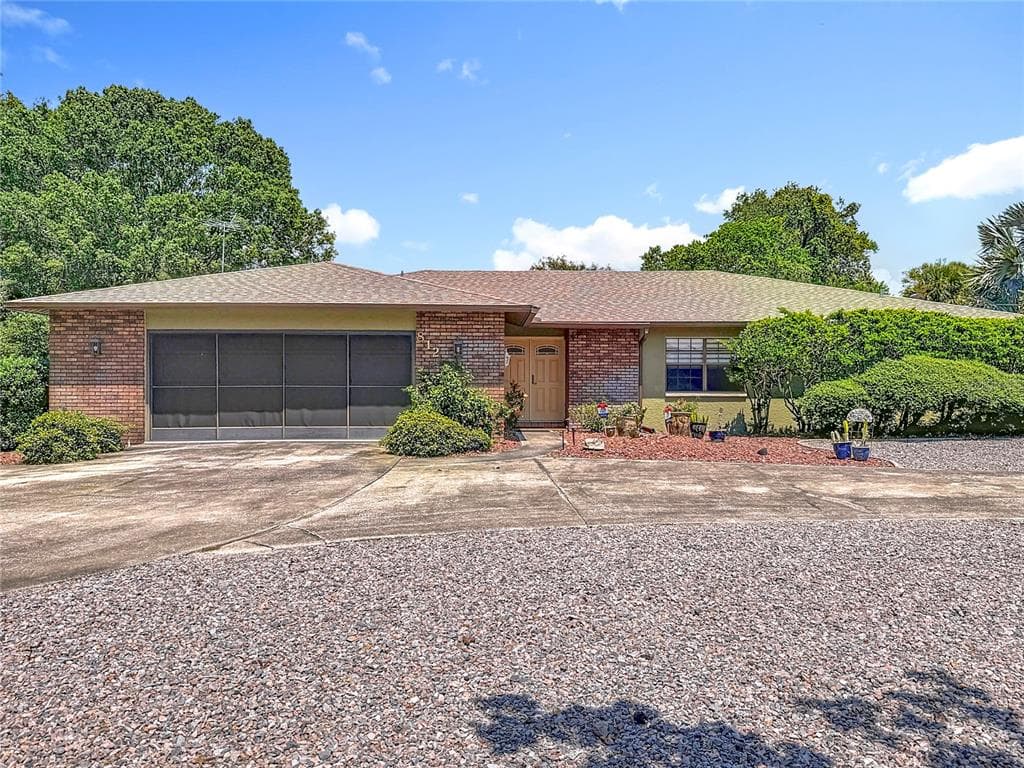 8123 RIVER COUNTRY DRIVE WEEKI WACHEE, FL 34607