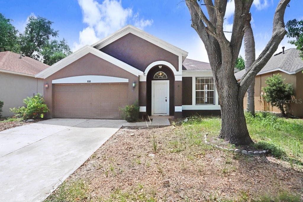 930 GRAND CANYON DRIVE VALRICO, FL 33594