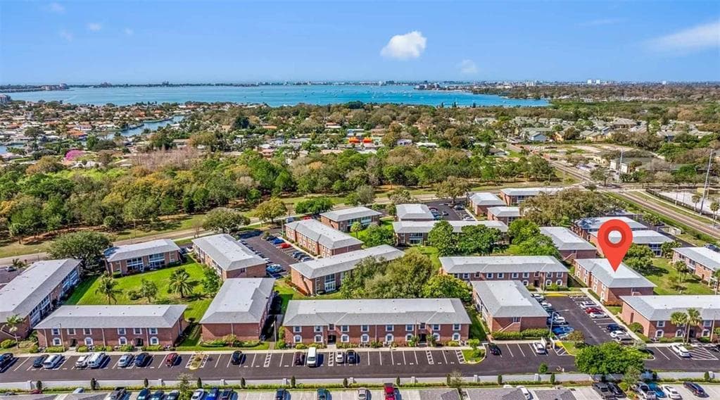 3847 35TH WAY S UNIT 105 ST PETERSBURG, FL 33711