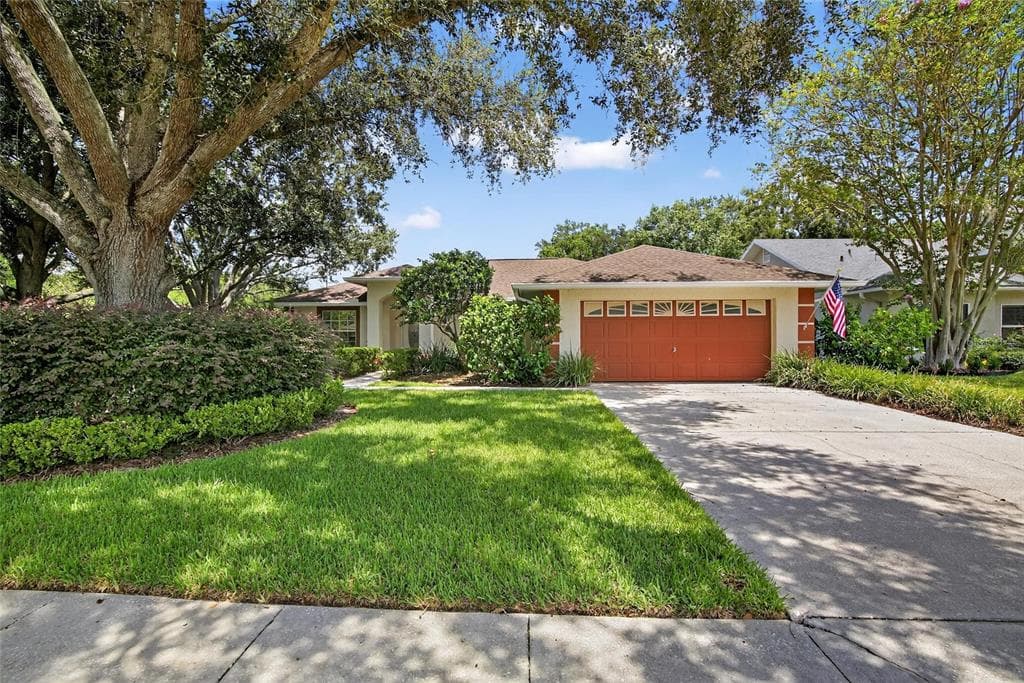 907 CLEARCREEK DRIVE TAMPA, FL 33613