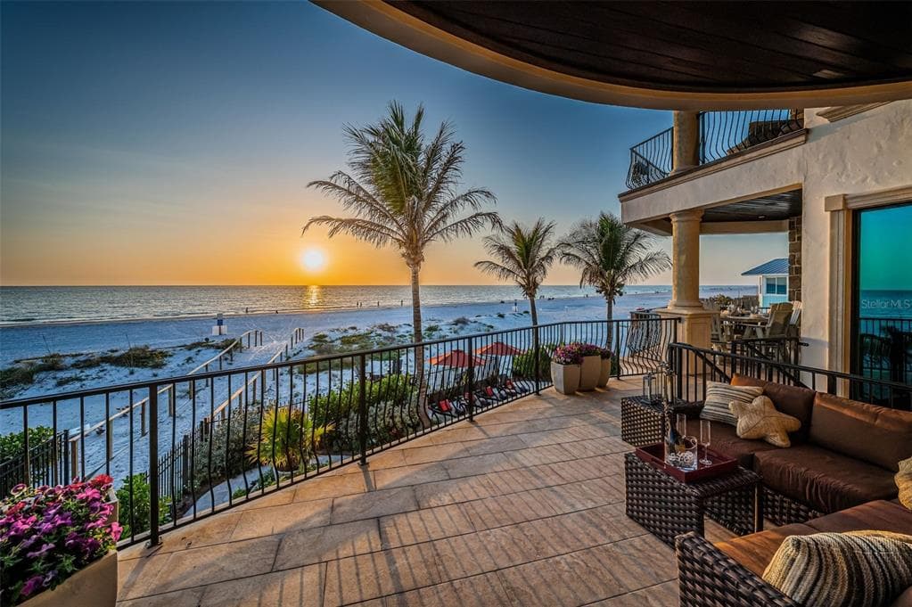 17824 LEE AVENUE REDINGTON SHORES, FL 33708