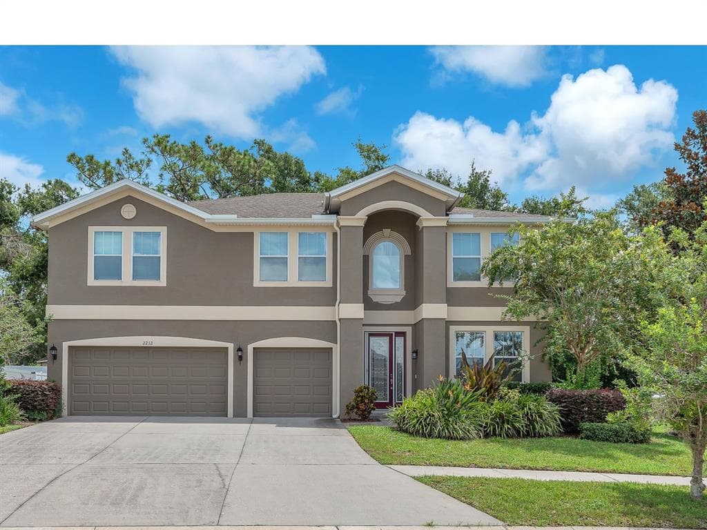 2212 VALTERRA VISTA WAY VALRICO, FL 33594