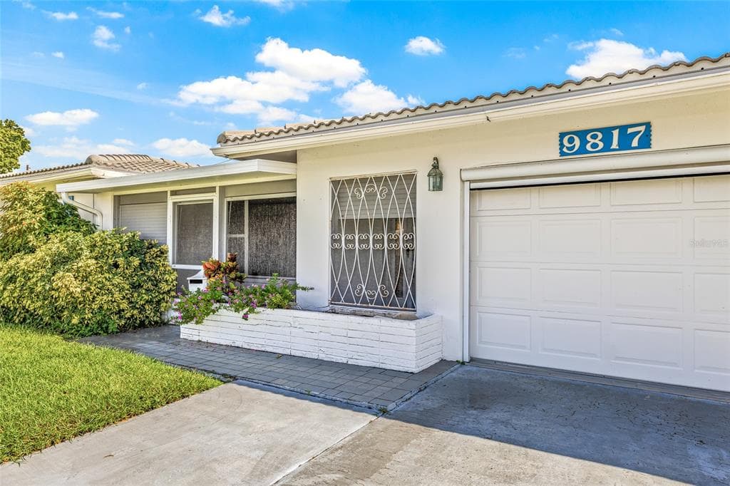 9817 40TH STREET N PINELLAS PARK, FL 33782