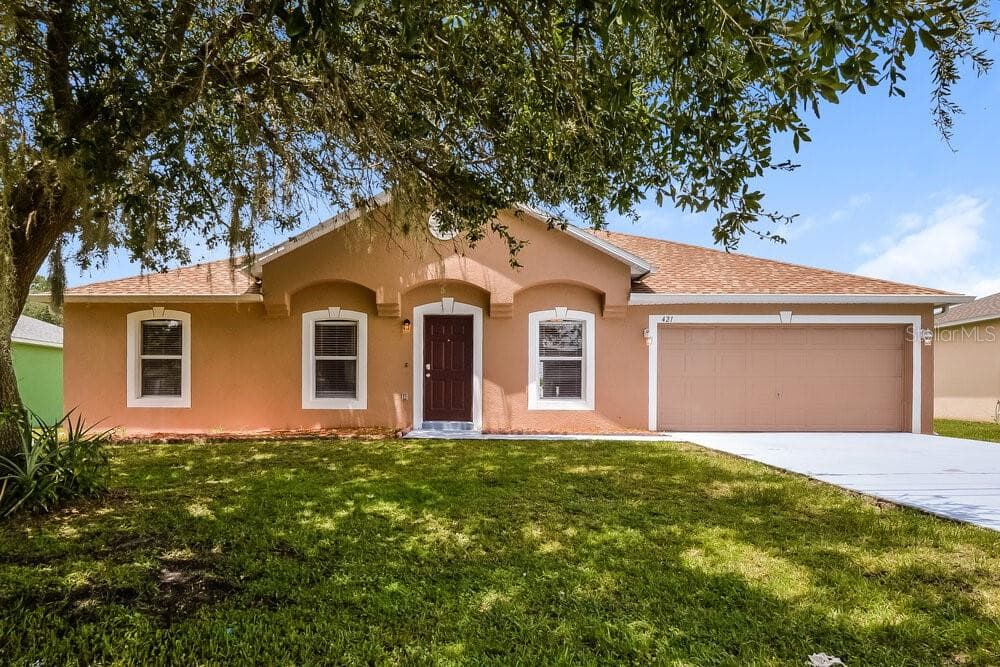 421 EAGLE DRIVE KISSIMMEE, FL 34759