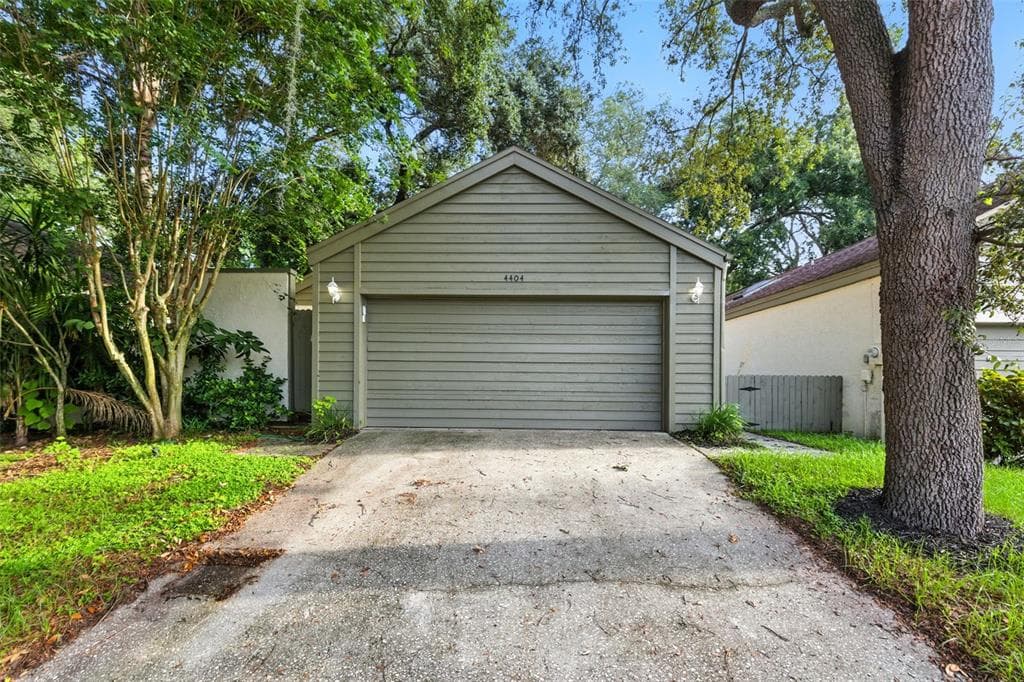 4404 OAK HARBOR DRIVE UNIT 42A TAMPA, FL 33613