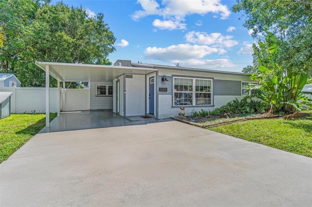 6841 13TH STREET N ST PETERSBURG, FL 33702
