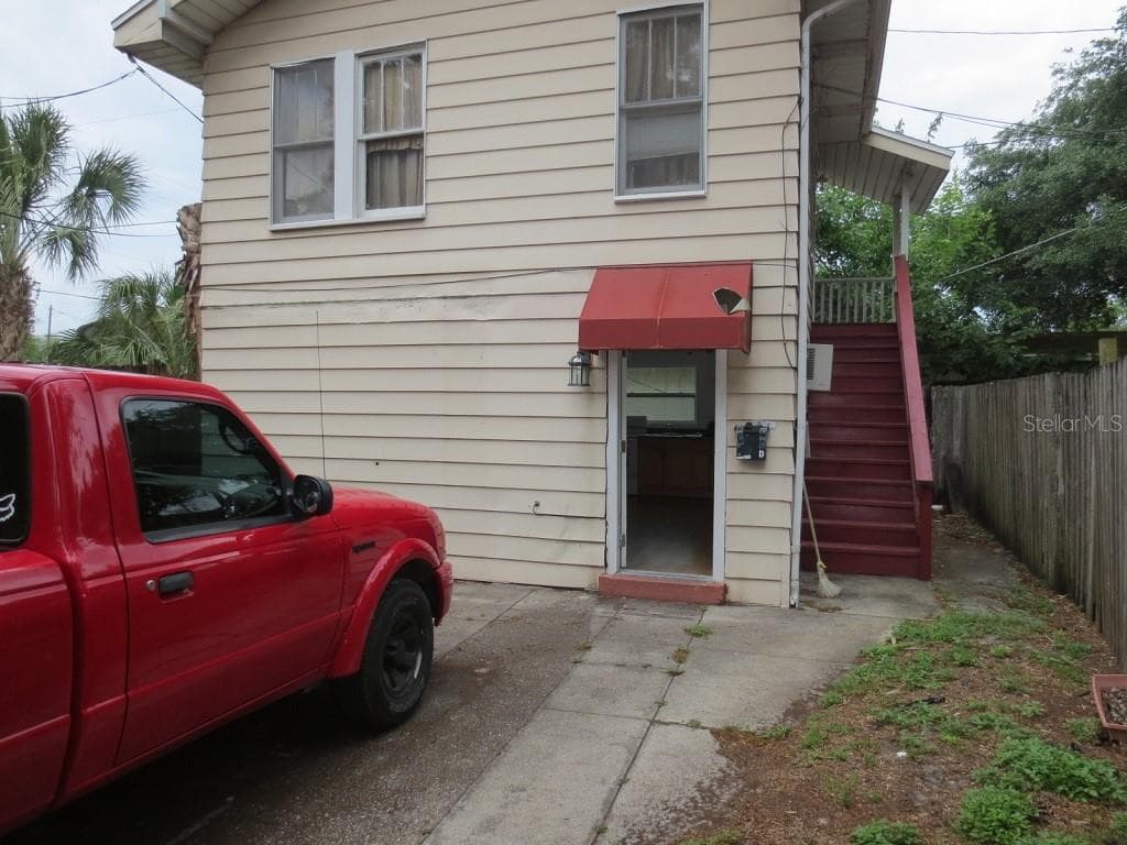6004 N SUWANEE AVENUE UNIT D TAMPA, FL 33604