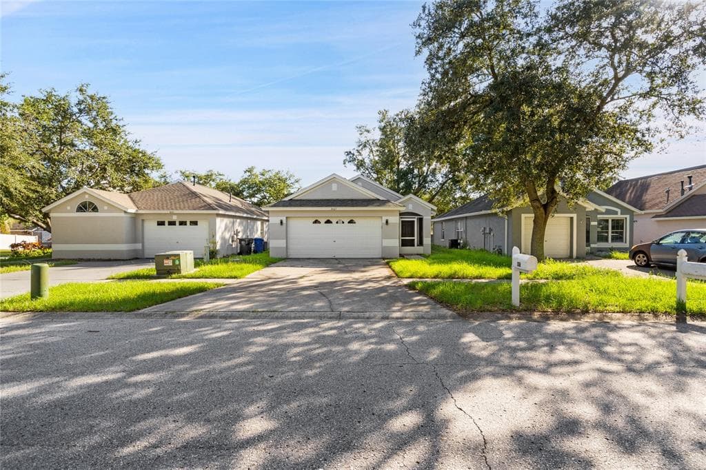 807 CAPE COD CIRCLE VALRICO, FL 33594